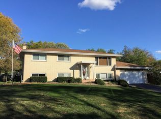 3949 Downers Dr, Downers Grove, IL 60515