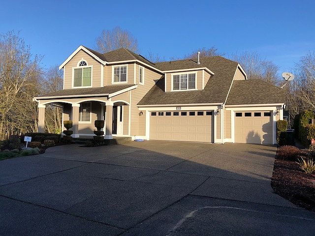 1st image of 3141 Maplewood Cir NE