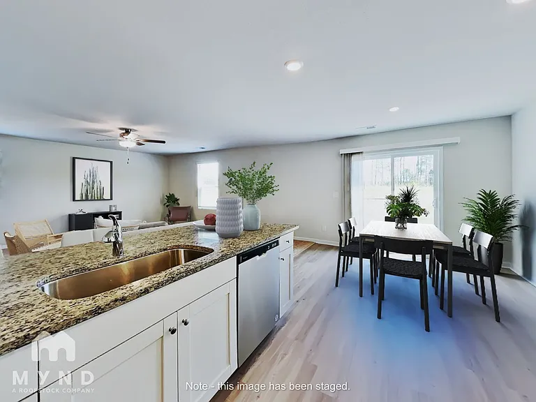 72 Royal Meadow Dr — Photo 2