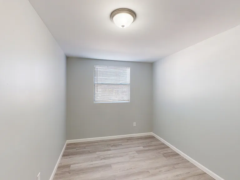 910 Gateway Blvd — Photo 21