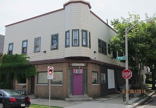 3rd image of 903 E Wright St #3