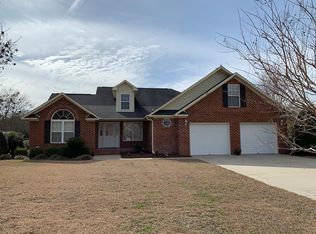 1572 Lakeview Dr, Manning, SC 29102