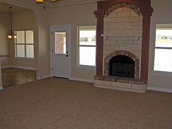 5th image of 271 Hempel Dr