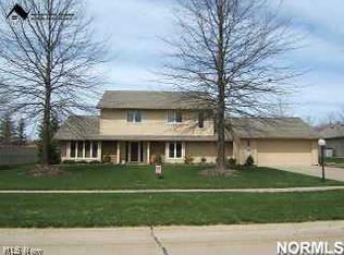 21358 Meadows Edge Ln, Strongsville, OH 44149