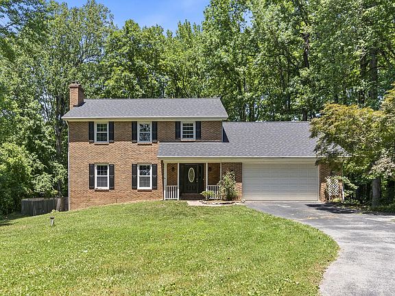 5th image of 3830 Carson Ct