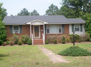 200 McLean St, Hamlet, NC 28345