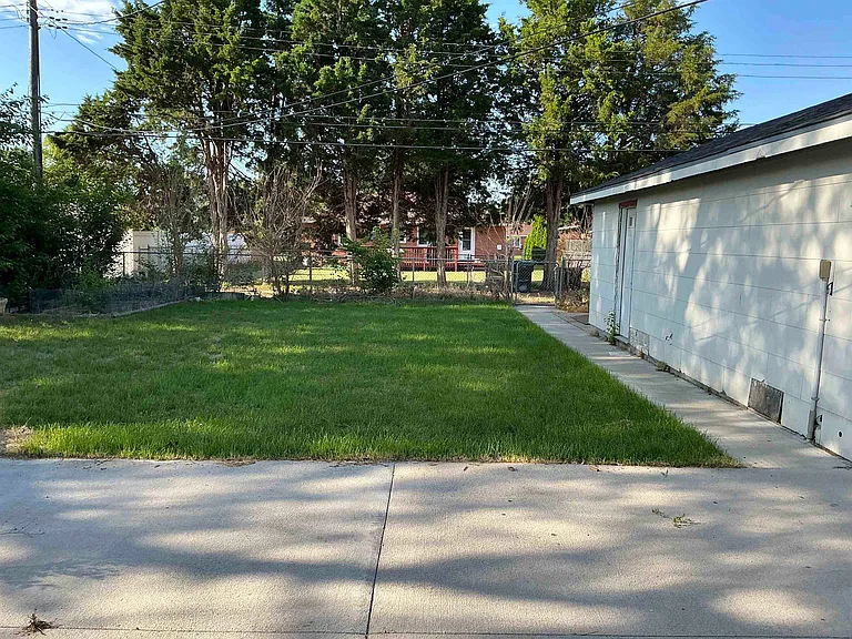 1314 W A St — Photo 15