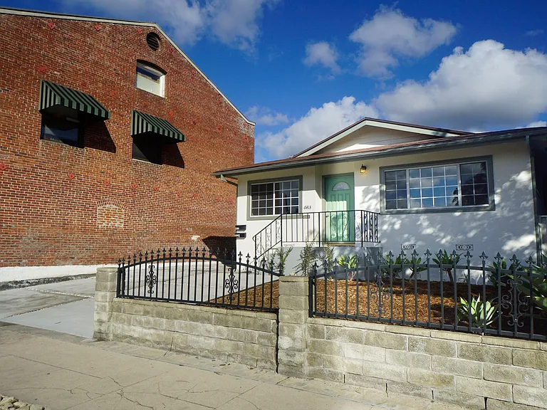 6413 Garvanza Ave — Photo 1
