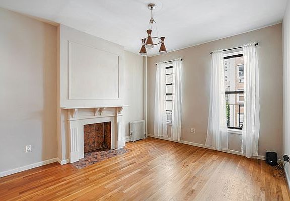 5th image of 306 E 83rd St APT 5D