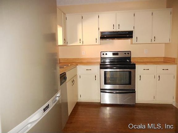 4th image of 2701 NE 10th St APT 705
