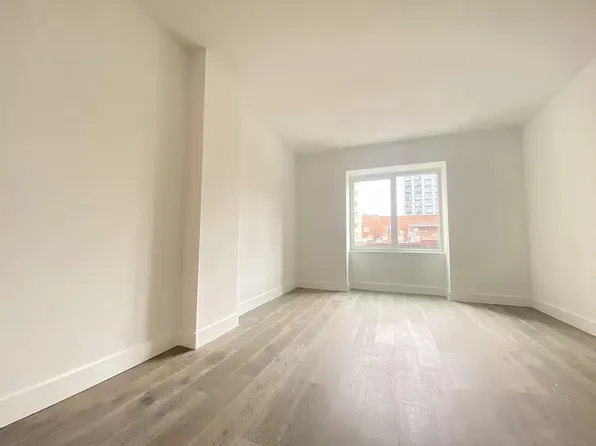 10 Nevins Street image 3 of 11