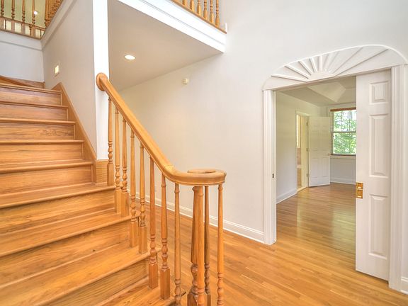 4th image of 3262 Beaver Creek Drive SE