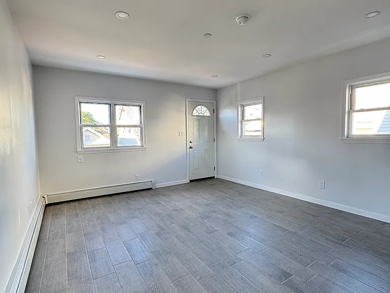 34 Seafoam St — Photo 17