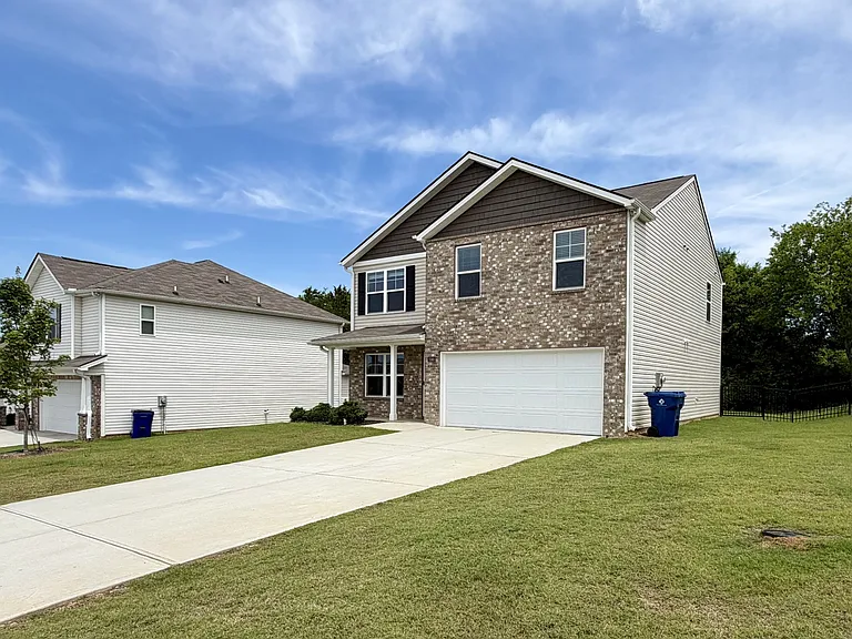 5585 Coleman Dr SE — Photo 3