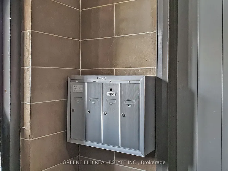 1747 Bayview Ave #UPPER — Photo 23