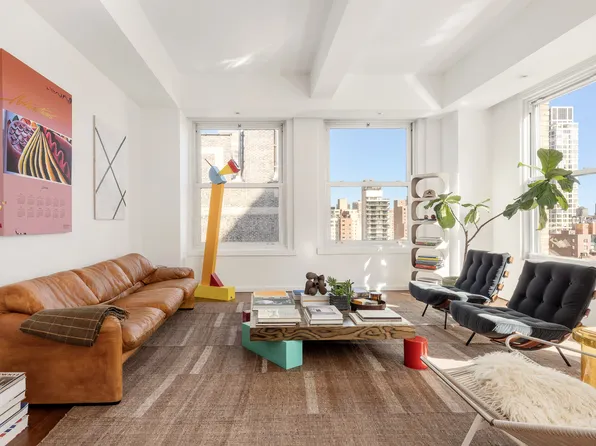 425 Park Avenue South image 1 of 15