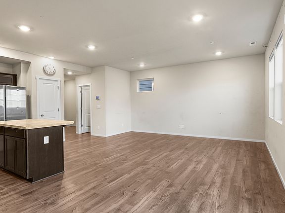 3rd image of 18722 110th Ave E