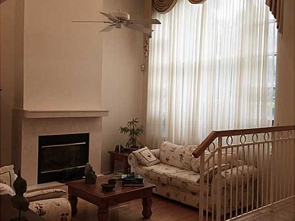 3rd image of 6877 Veronese St