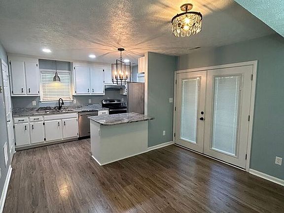 4th image of 7612 Woodridge Ct