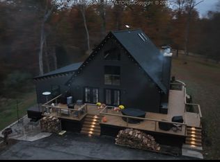 611 Olympia Fields Dr, Winfield, WV 25213