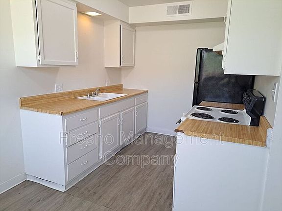 4th image of 3243 E Clinton Ave Unit D