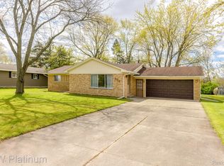 206 E Park St, Capac, MI 48014