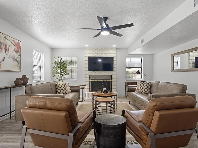2540 Albany Dr — Photo 33