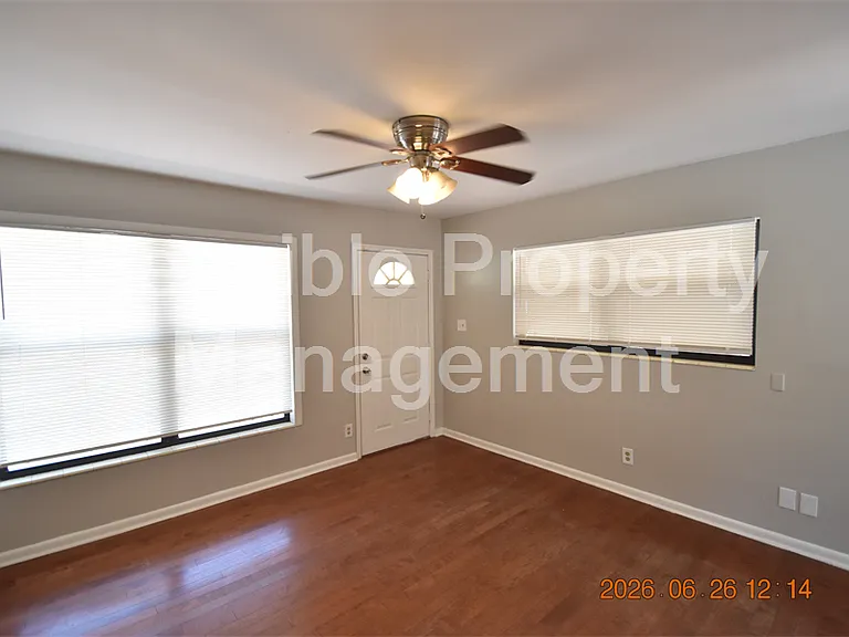 4414 W Wyoming Ave — Photo 2