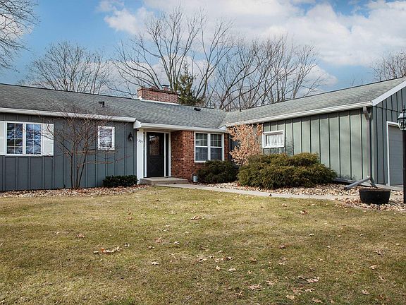 2nd image of 1307 NW Cedar River Dr