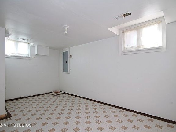 3rd image of 17W023 Bryn Mawr Ave