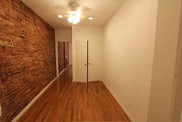 Rented by Robyn Lee, LREB