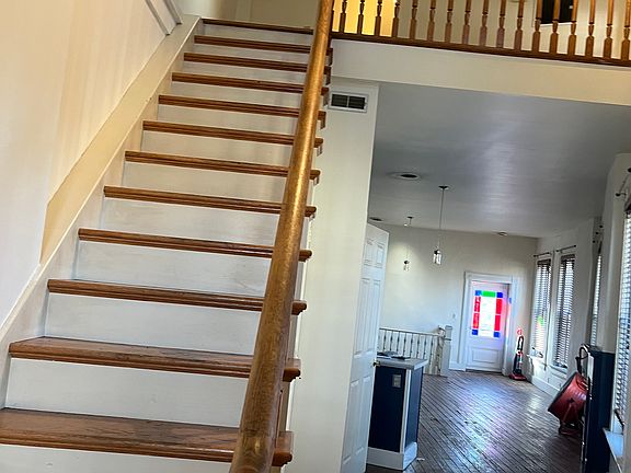 4th image of 2873 Colerain Ave Floor 2