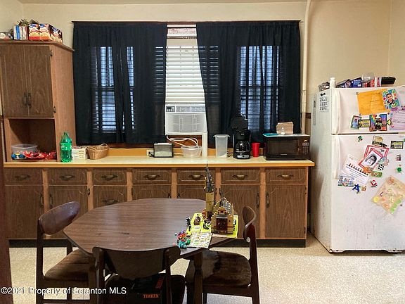 5th image of 621 E Elm St #L-11