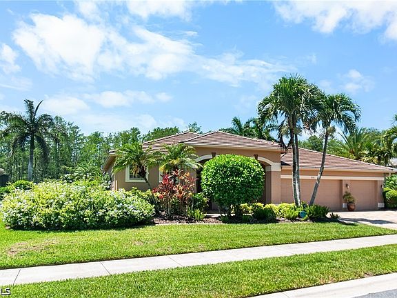 3rd image of 8026 Tiger Palm Way