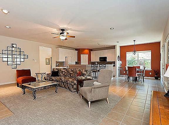 4th image of 400 Brookside Dr