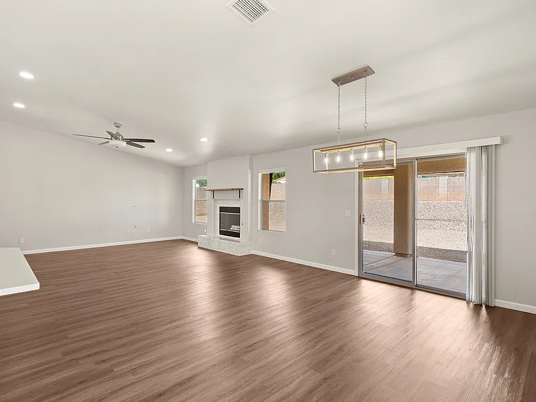 2729 Cartegena Dr — Photo 24