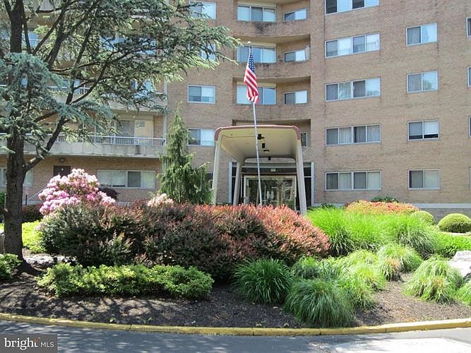1st image of 100 West Ave APT 406