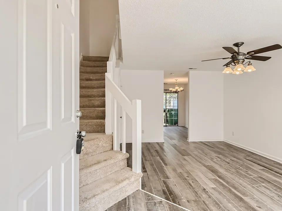 8281 Golf Ridge Dr