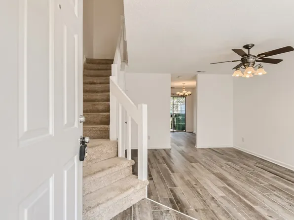 8281 Golf Ridge Dr, Charlotte, NC 28277