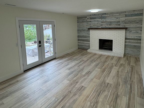 3rd image of 56 Lakeview Dr