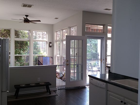 4th image of 20 Greensprings Dr