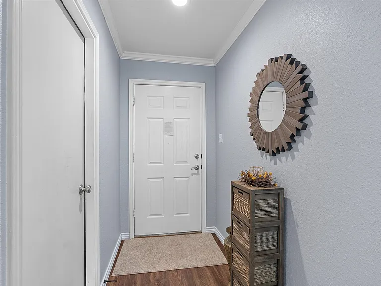 226 Claris Ln — Photo 3