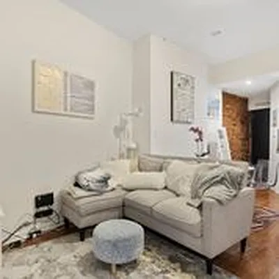 Rented by Dalan Rentals | media 35