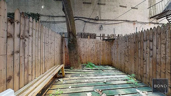 Rented by Bond New York | media 9