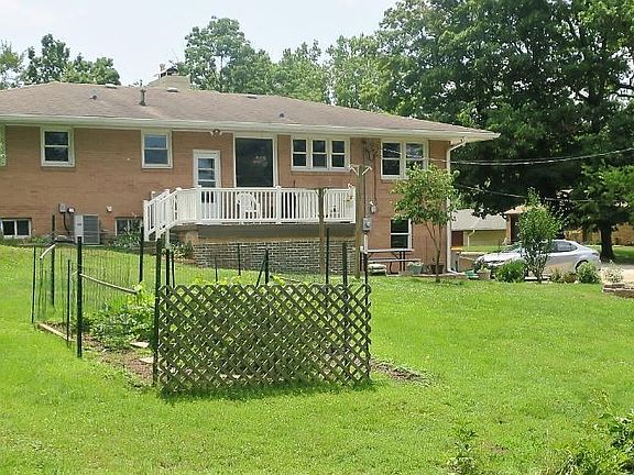 4th image of 105 E Sunny Slopes Dr