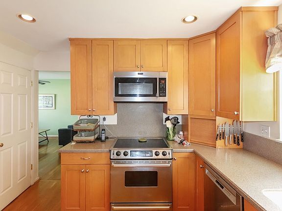 4th image of 8295 Verde Ct