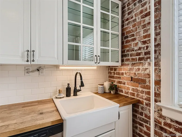 1374 N Ogden St #4 — Photo 7