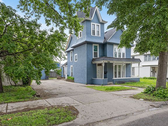 4th image of 922 18 1/2 Ave NE #2