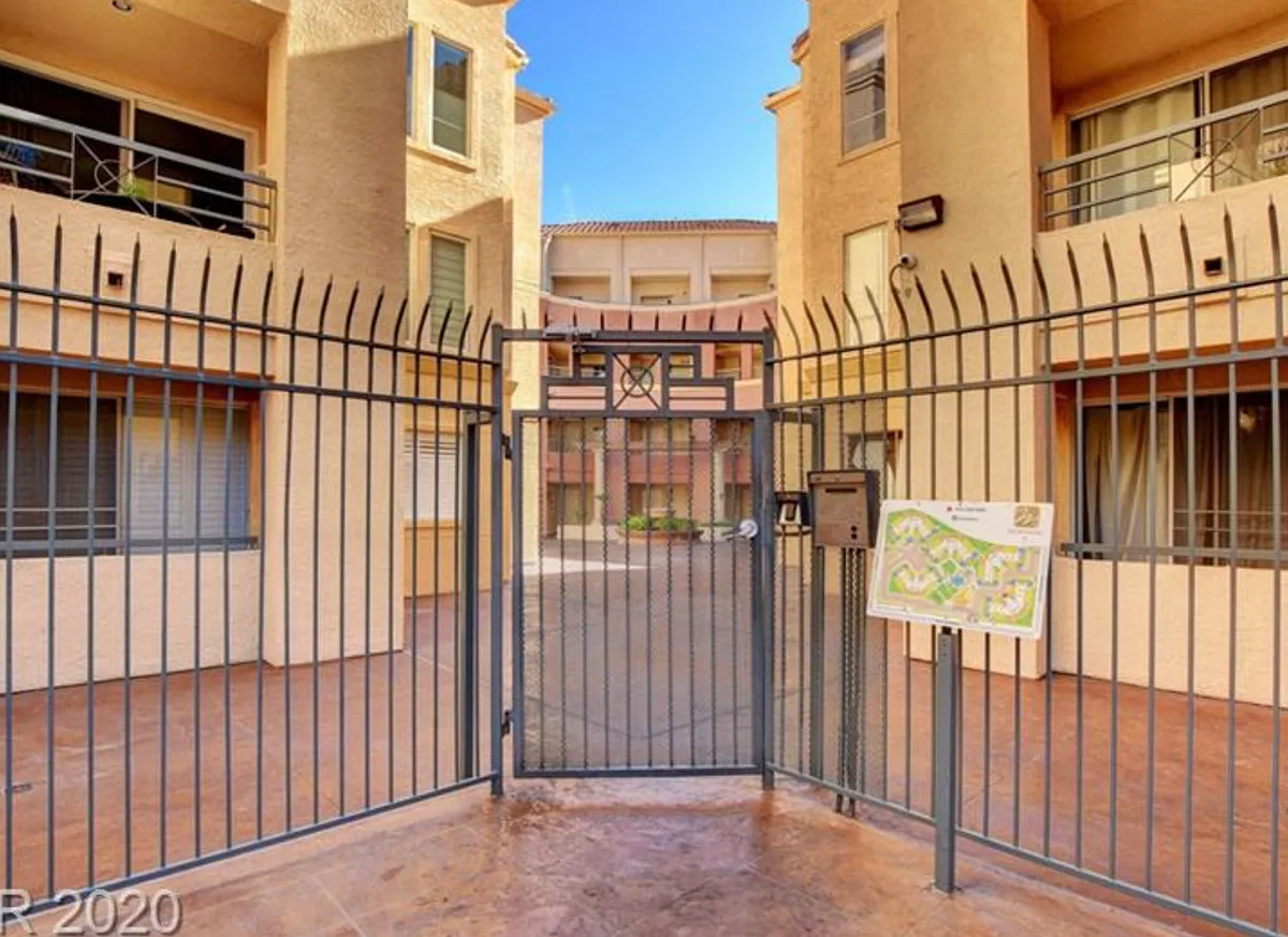 Building Photo - 270 E Flamingo Rd #203