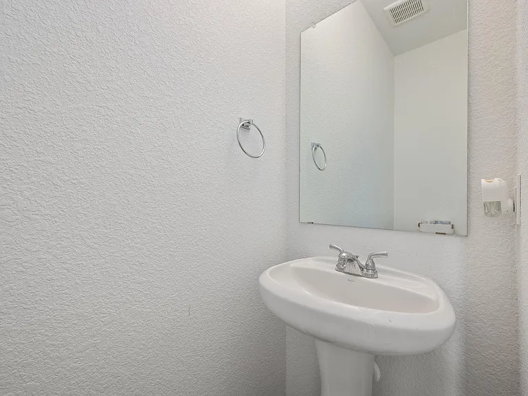 185 Jackman Dr — Photo 14